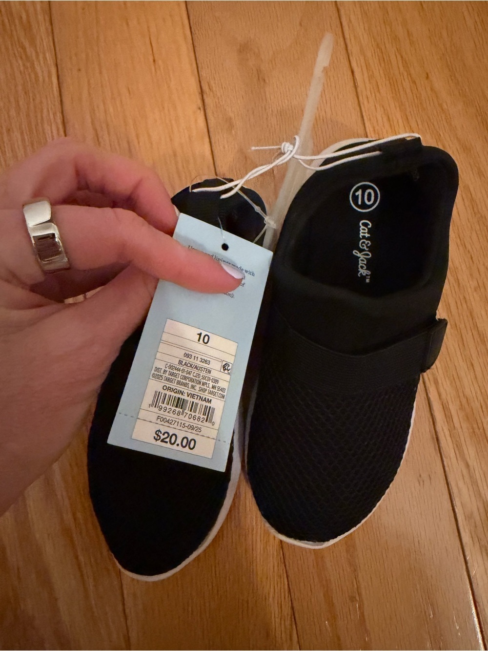 Cat & Jack Kids' Black Mesh Slip-On water shoes- Size 10 - Picture 2 of 3